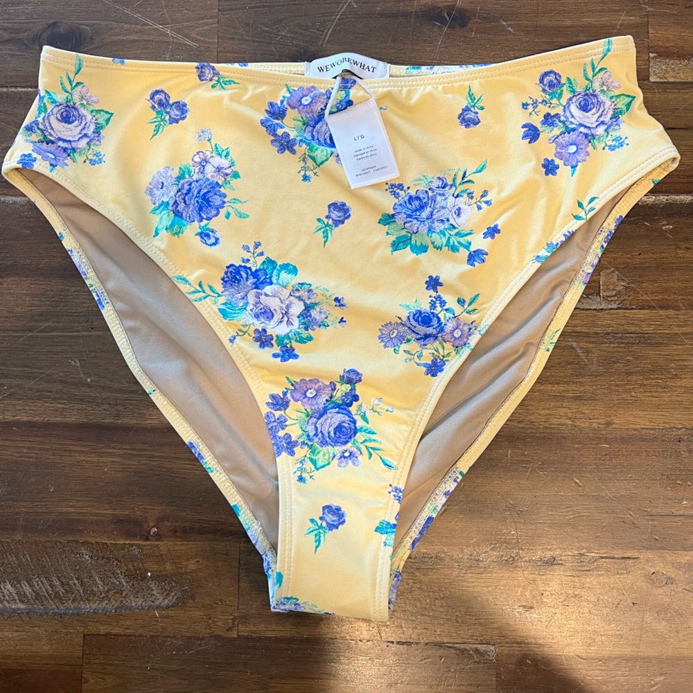 WeWoreWhat NWT Floral High Rise High Waist Bikini Bottom Cream Floral large